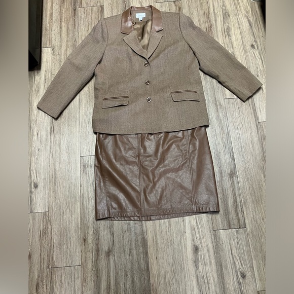 Conrad c tan skirt set - Picture 1 of 8